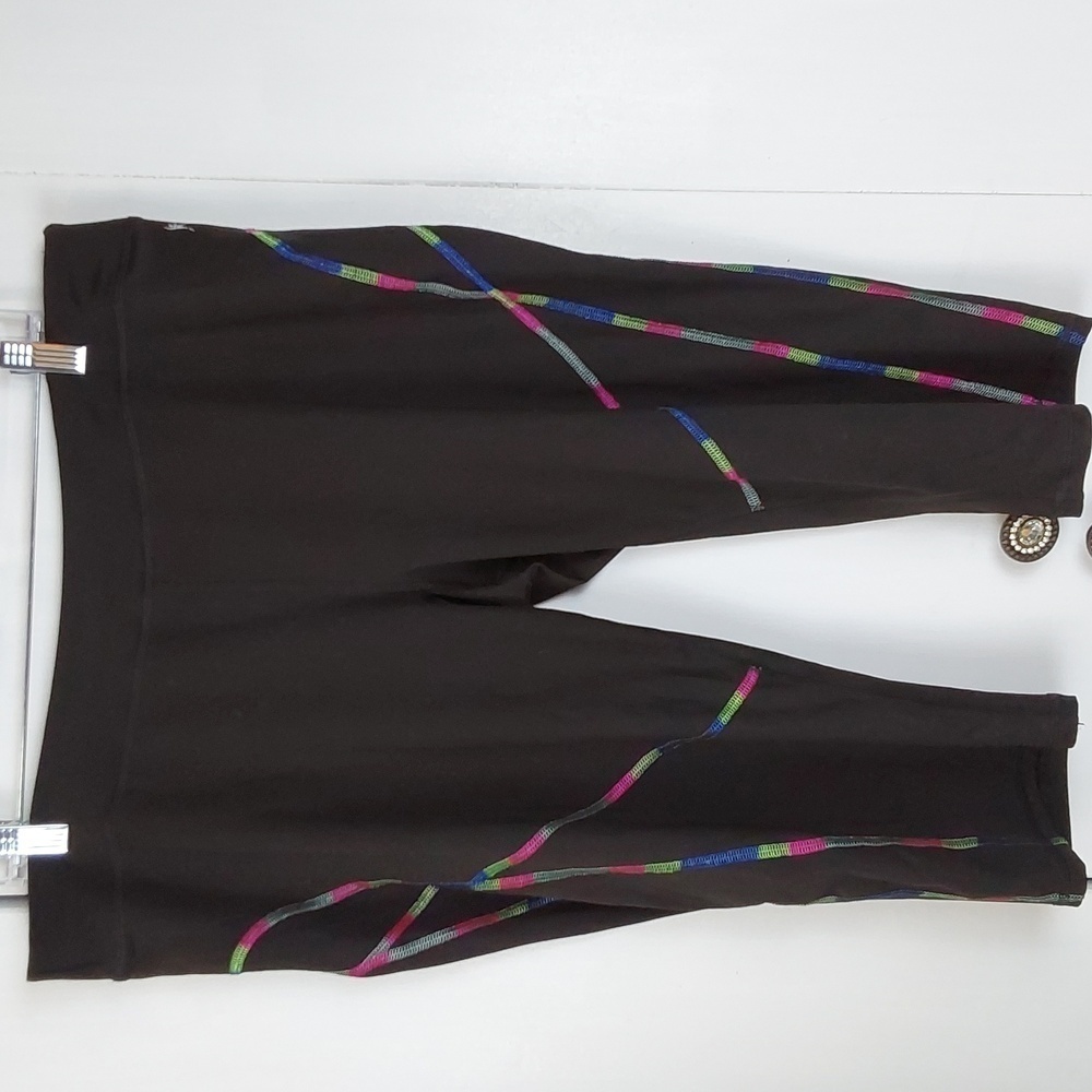Danskin Womens Black W/ Multi-Color Workout Capri Leggings Athletic gym Sz.XL